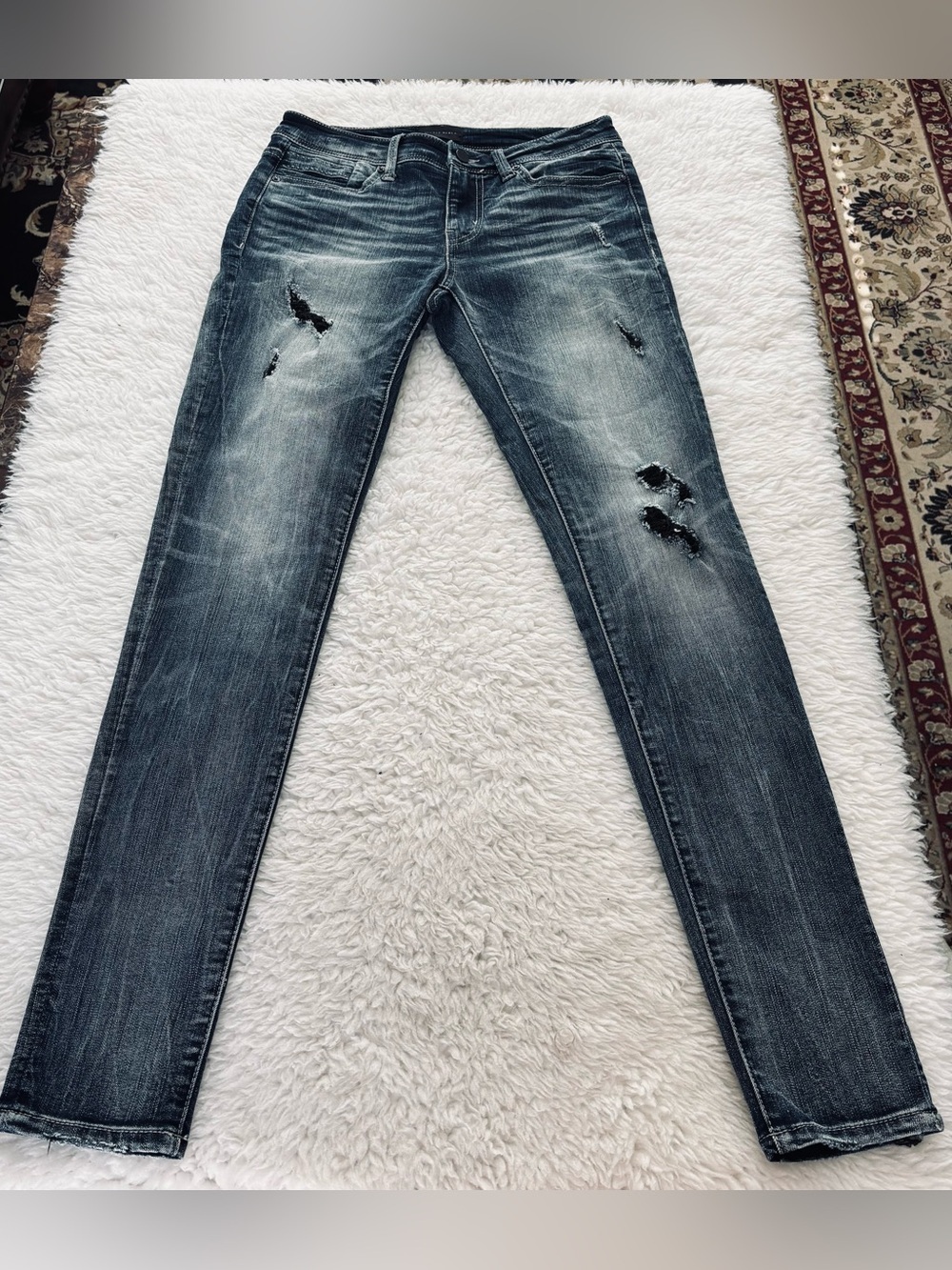 Buckle Black Dark Wash Distressed Stretchy Women’s Skinny Jeans size W26 L32